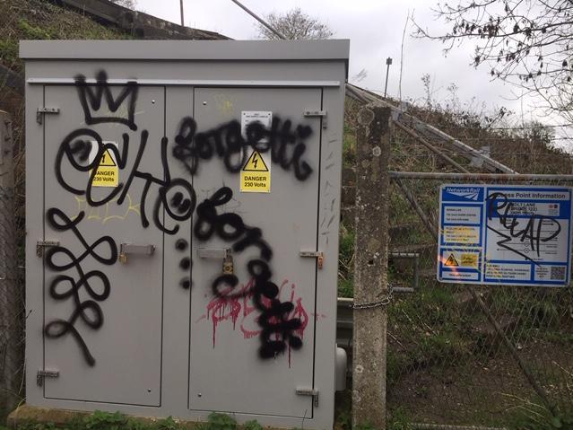 Holt Lane, Hook graffiti